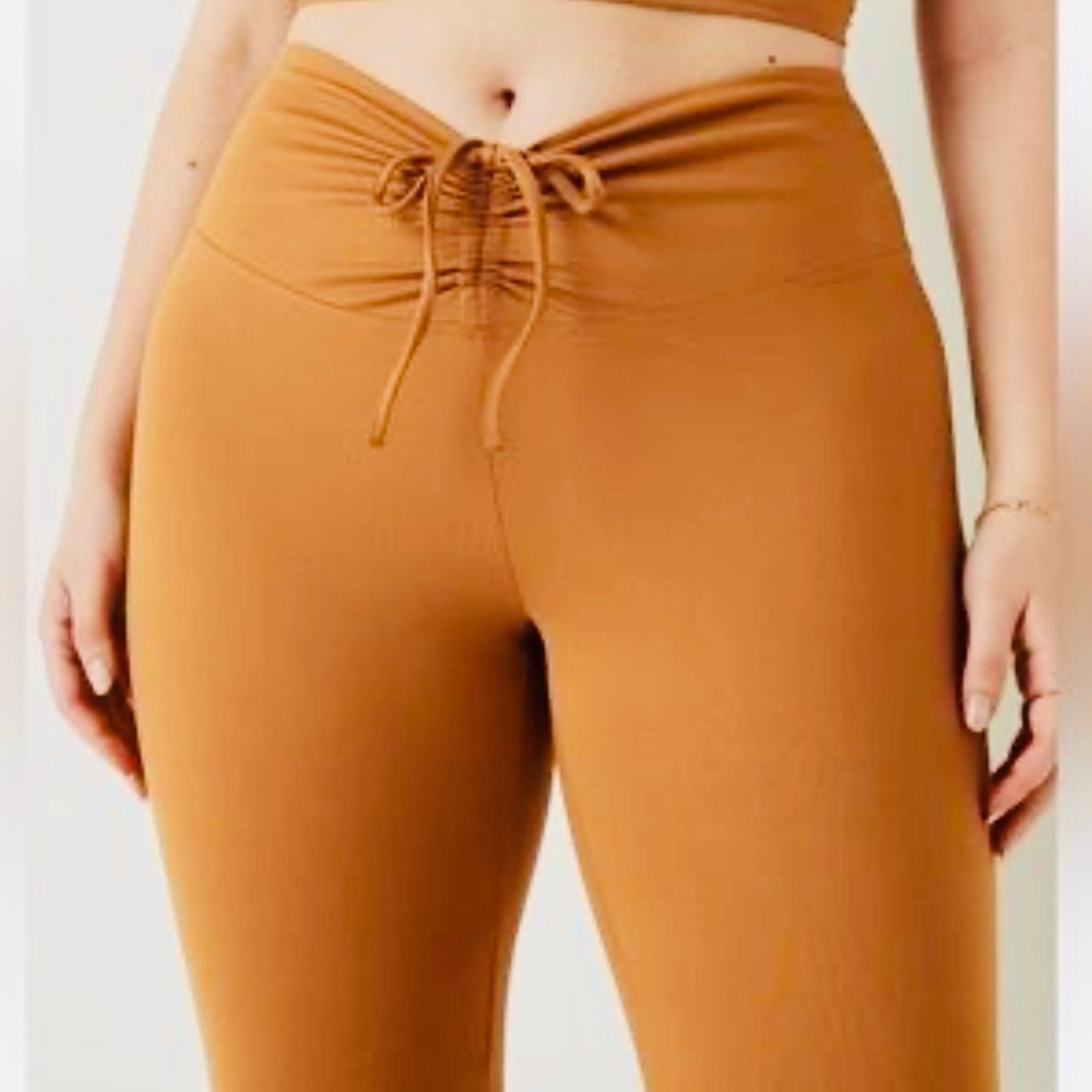 Victoria’s Secret PINK | Tan Adjustable Waist Ruched Leggings